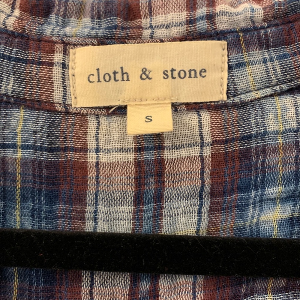 Cloth and stone plaid button down shirt size small